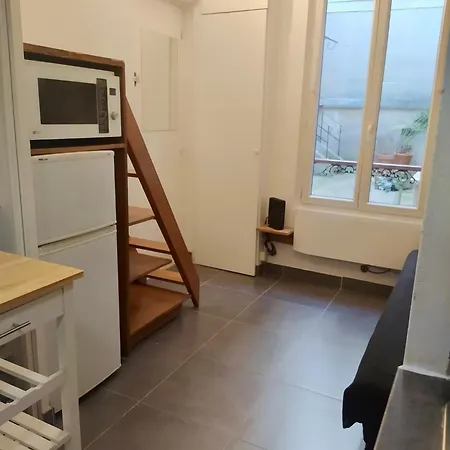 Le 4 Apartment *