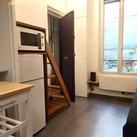 Le 4 *